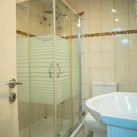 Onar Mackenzie 1 Ларнака