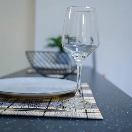 Onar Mackenzie 1 * Ларнака