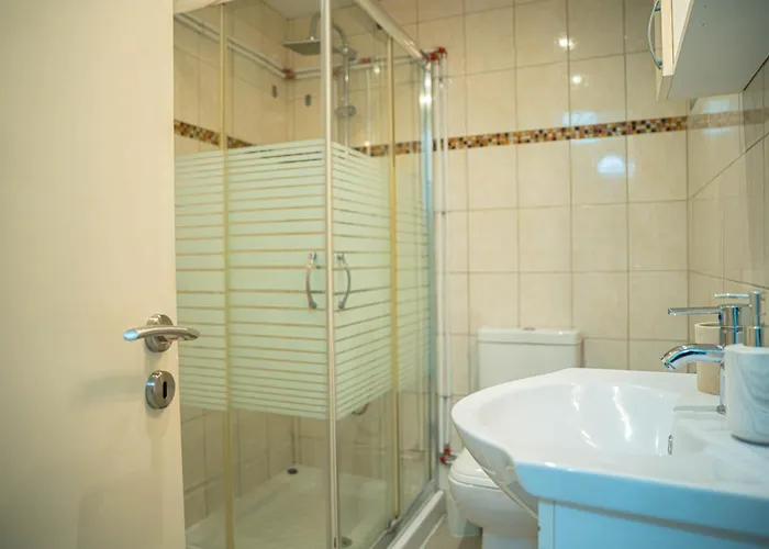 Onar Mackenzie 1 Lárnaka